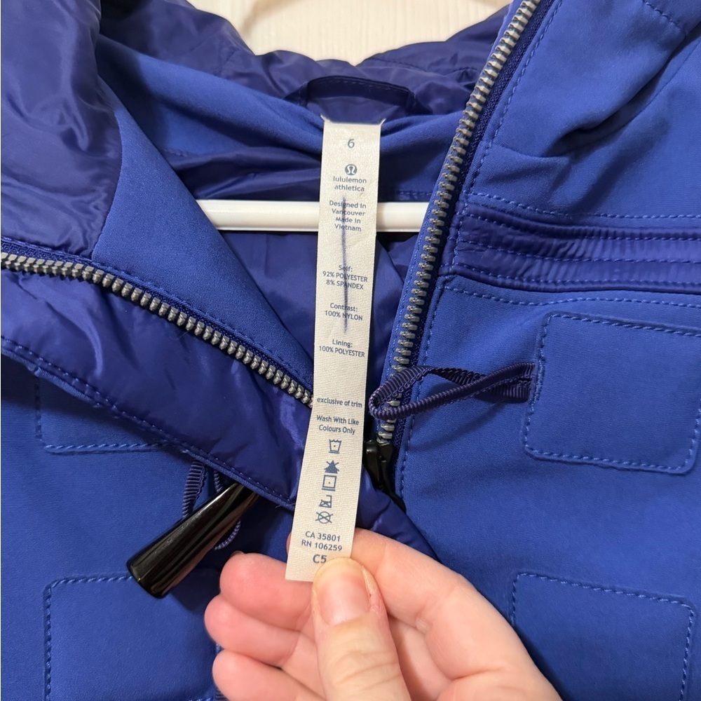 Lululemon athletica paddington softshell jacket size 6 euc - Picture 2 of 5